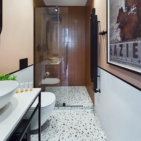 Center Hoza By Renters شقة وارسو