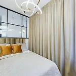 شقة Center Hoza By Renters وارسو